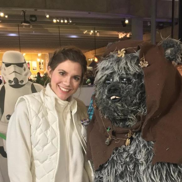 Meet your Posher, Jillian - Picture 1 of 1